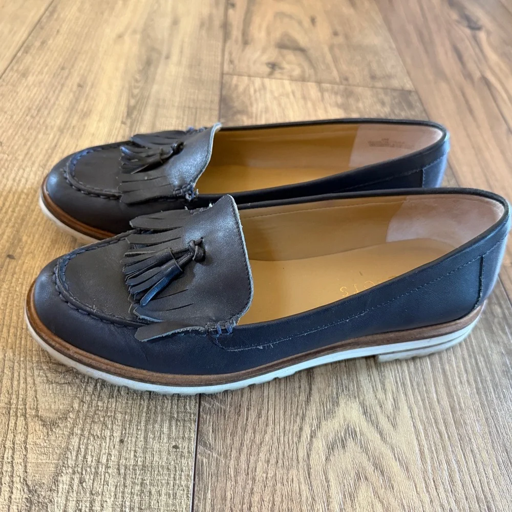Talbots‎ Ladies Size 6 Elegant Navy Loafers with Fringe Detail